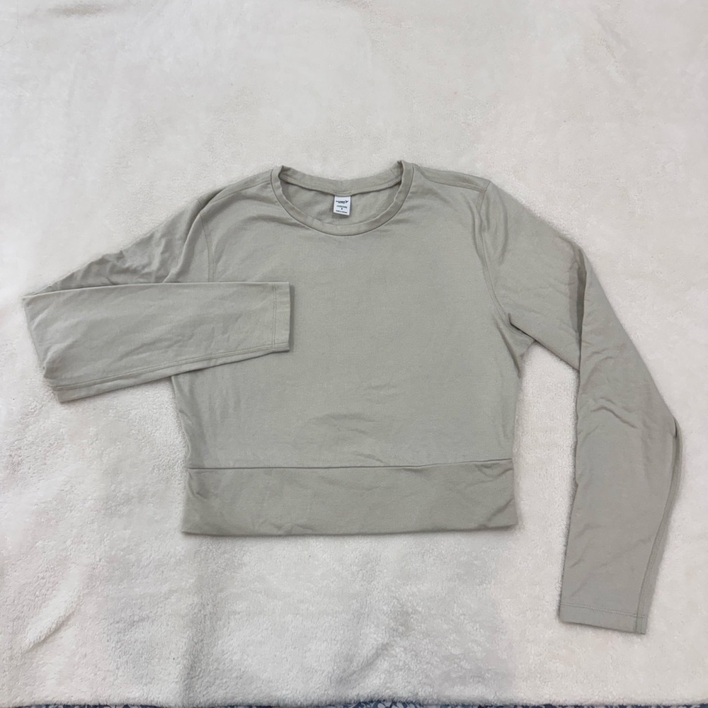 Old Navy Active CozeCore Cropped Long Sleeve Top with Keyhole Back - Size S